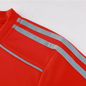 Nouvel ensemble décontracté deux pièces pour homme : T-shirt et short de sport imprimés en coton et polyester respirant, style streetwear estival personnalisé - Product Image 5