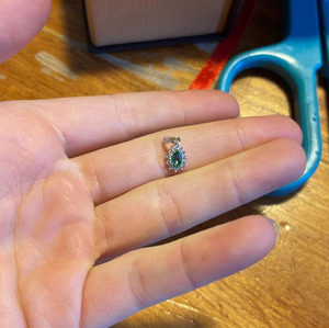 14K Or Massif Émeraude Larme Halo Diamant Naturel Pendentif Fine Jewelry. - Product Image 4