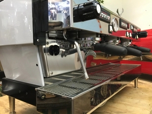 Machine à café LINEA CLASSIC 3 GROUP WHITE COFFEE MACHINE CUSTOM COMMERCIAL + LIVRAISON GRATUITE - Product Image 4