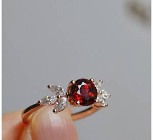 แหวนหมั้นโกเมนแบบตัดกลมแหวนสัญญาแฮนด์เมดเงินแท้เครื่องประดับหินสำหรับผู้หญิง - Product Image 2