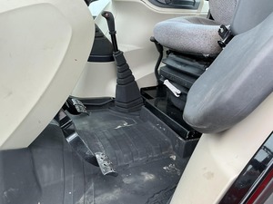 ใช้แมสซีย์เฟอร์กูสัน4707 4X4รถแทรกเตอร์การเกษตรฟาร์ม - Product Image 6