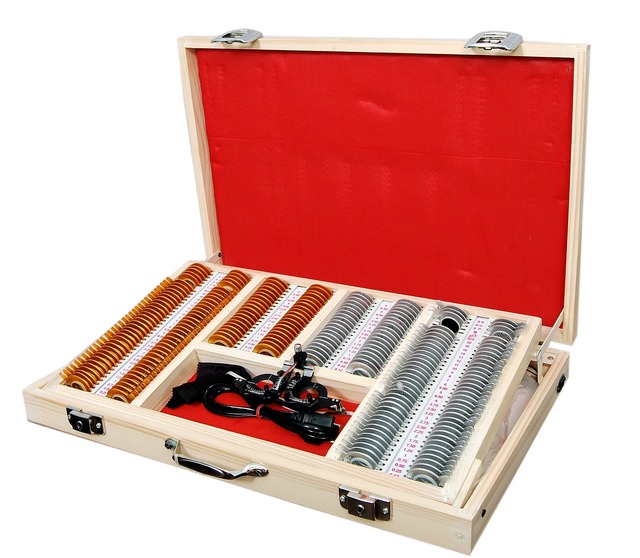 Illuminated Trial Lens Set High Quality Ophthalmic Examination Kit with Spherical Cylindrical Lenses and Prisms