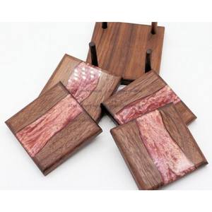 Dessous de verre brillants combinés en bois de résine colorée en stock Dessous de verre carrés en bois d'olivier avec bord en résine transparente - Product Image 6