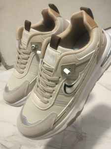 Zapatillas Deportivas Unisex con Malla Transpirable y Suela Flexible para Primavera, Verano, Otoño e Invierno - Product Image 4