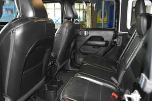 Usado 2020 Jeep Wrangler Unlimited Sahara 4WD Dirección Izquierda 50001-75000 Millas - Product Image 2