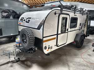 Ahorre en Grande: Remolques de Viaje Modernos y Ligeros para 3 Personas, Encoree RVs ROG 14RKB 2025 2026, 17 pies, Eje de Torsión de Aluminio, Frenos Eléctricos - Product Image 2