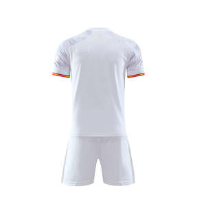 เครื่องแบบฟุตบอลสำหรับเยาวชนชุดฟุตบอลชุด2025ผลิตตามสั่ง - Product Image 3