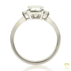 Exportation Qualité Élégante Moissanite Bague de Fiançailles Argent Sterling Design Classique Pierres Précieuses Étincelantes pour Femmes Disponible à la Vente - Product Image 5