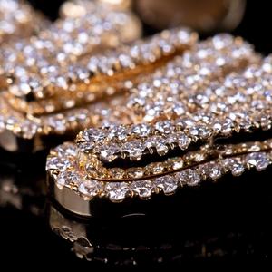 Colgante de Diamantes de Lujo Moderno |   Collar de Moda de Alta Calidad con Diseño Elegante, Acabado Impresionante, Perfecto para Uso Diario - Product Image 6