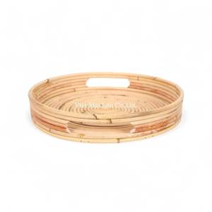 Plateau en rotin fait main avec finition naturelle pour la table à manger, le service et la décoration intérieure - Product Image 2