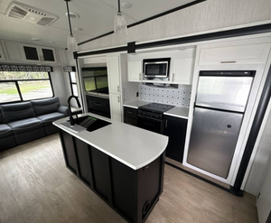El Más Vendido - Nuevo - Moderno - Usado 2021 - Forest River Grey Wolf 26DBH - Listo para Entrega a Domicilio - Product Image 3