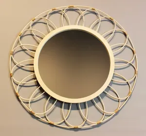Miroir mural décoratif en rotin de luxe moderne Offre Spéciale de couleur naturelle de forme simple pour l'intérieur des maisons et hôtels - Product Image 1