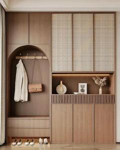 Maßgefertigter Kleiderschrank im italienischen Stil, moderner Holzschrank für Schlafzimmer mit Spiegel und Schiebetür - Product Image 4