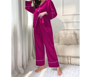 Ropa de dormir de verano de manga larga con estilo para mujer, pijamas de primavera ligeros y transpirables del fabricante OEM, logotipo frontal con características térmicas - Product Image 3