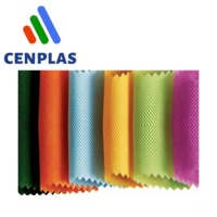 Rouleau de tissu non tissé EcoWeave imperméable imprimé à motifs croisés/points/unis pour sacs non tissés élégants de poids moyen en spunbond pour voitures