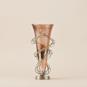 Jarrón de Flores de Metal y Vidrio Más Vendido para Mesa de Noche de Dormitorio, Crea un Ambiente Sofisticado con un Atractivo Contemporáneo - Product Image 1