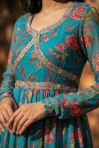 Vestido largo elegante con estampado floral de alta calidad y acabado premium / Conjunto de kurta para todas las estaciones, verano e invierno. - Product Image 6