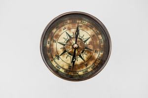 Reloj de arena de latón hecho a mano moderno, reloj de arena decorativo de latón macizo con brújula de doble cara náutica Vintage - Product Image 6