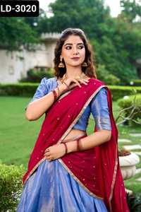 Dernières femmes portent Kanchipuram Silk Zari Weaving Work Lehenga Choli pour le mariage et les vêtements traditionnels South Indian Lehenga Choli - Product Image 6