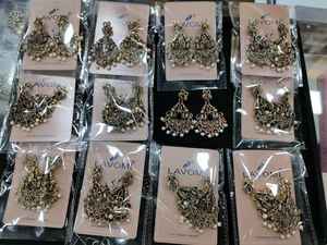 ต่างหูเงาวินเทจสีทองขายดีสำหรับผู้หญิงต่างหูตะวันตกต่างหูสไตล์วินเทจหรูหรา - Product Image 4