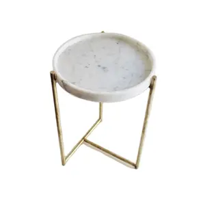 โต๊ะกาแฟขาสี่เหลี่ยมสีทองทำจากทองเหลืองและหินอ่อนสำหรับห้องนั่งเล่นทันสมัยกลางศตวรรษ