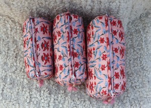 ชุดกระเป๋าเครื่องแป้ง3ใบพิมพ์ลายดอกไม้ผ้าฝ้ายอินเดียขนาดใหญ่กระเป๋าแต่งหน้ากระเป๋าเครื่องสำอางผ้าไนล่อนสำหรับเดินทางชุดโกนหนวดแฟชั่น - Product Image 2