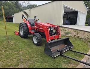 Tracteur compact Massey Ferguson 1525 d'occasion en bon état avec chargeur frontal et tondeuse arrière 25HP 4 roues motrices Transmission par engrenages Multifonctionnel - Product Image 6