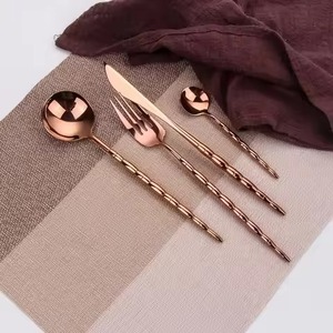 Ensemble de couverts en acier inoxydable finition argentée avec poignée de style antique pour repas royaux, cuisine de luxe, réception, utilisation en restauration - Product Image 5