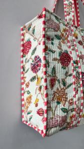 Bolso de mano Multicolor Reversible de algodón acolchado, estampado a mano, ecológico, sostenible, para compras, playa, fin de semana, abierto - Product Image 2