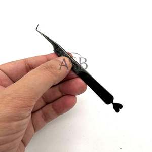 Pinzas de Plasma Negras de 90 Grados con Logotipo Personalizado, Acero Inoxidable Sostenible, Servicio OEM de Belleza para Pestañas con Corazones - Product Image 1