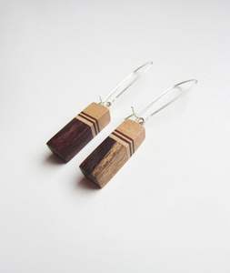 STRIKING WOODEN STRIKING WARMTH DANGLES Feuille d'or Noir Blanc Résine Boucles d'oreilles en forme de coeur Carré Rond Géométrique Résine en bois - Product Image 6