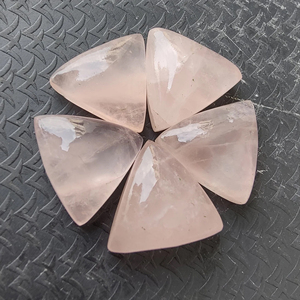Beau cabochon en forme de triangle de quartz rose naturel à dos plat calibré en gros de pierres précieuses, toutes les tailles disponibles - Product Image 2