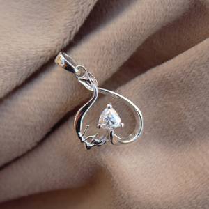 จี้เพชรโมอิส925รูปหัวใจจี้เสน่ห์ของเงินสเตอร์ลิงสำหรับใครบางคนเครื่องประดับพิเศษของขวัญครบรอบ - Product Image 1