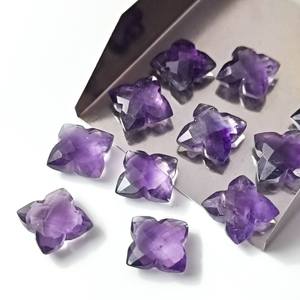 พลอยสีม่วงรูปดอกอเมทิสต์สีม่วงดอกไม้เหลี่ยมเพชรพลอยสีม่วงธรรมชาติอัญมณีแกะสลักด้วยมือลูกปัดอเมทิสต์แกะสลักขนาด12มม. - Product Image 1