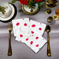 Serviettes de cocktail personnalisées brodées de motifs de coquelicots rouges, faites à la main, durables, réutilisables, en lin blanc 6x6', avec ourlet festonné