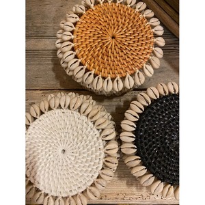 Posavasos de caña y concha de mar hechos a mano por la India para el hogar, fiesta de granja, mesa de comedor, decoración de cocina a un precio asequible - Product Image 3