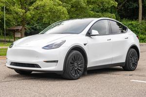 Clean 2023 Tes-ll-la Mo-del Y Long Range AWD <b>Watch</b> Dual-Motor AWD, 330-Mile Range, Mostly Rear <b>Camera</b> - Product Image 3