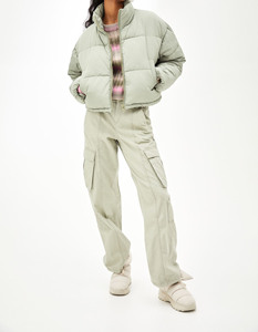 Chaquetas acolchadas transpirables para mujer, abrigos acolchados de algodón largos gruesos de invierno, chaqueta de cuero hinchada ajustada al por mayor - Product Image 4