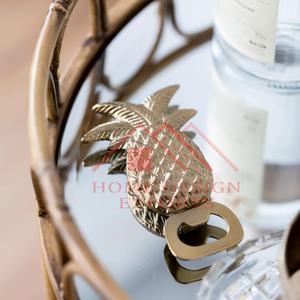 Venta al por mayor abrebotellas de metal forma de piña abrebotellas de latón superventas abrebotellas de latón para Bar fiesta y eventos - Product Image 2