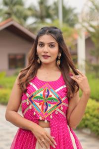 Femmes été col rond pleine couture pur cottan Lehenga Choli Festival mignon lâche lourd Gamthi travail & ribin dentelle avec dentelle kodi - Product Image 2