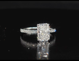 Anillo de Compromiso con Diamante Cultivado en Laboratorio de Corte Radiante de 2.20 CT, Engaste Solitario con Halo Oculto, Certificado IGI, Anillo de Novia de Oro de 14K para Mujer - Product Image 1