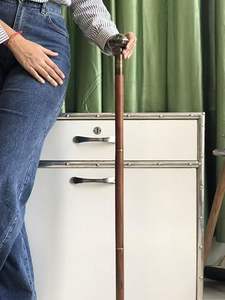 Bastón de madera con tallado personalizado o ayuda de movilidad para hombres y mujeres, bastón de madera hecho a mano - Product Image 6