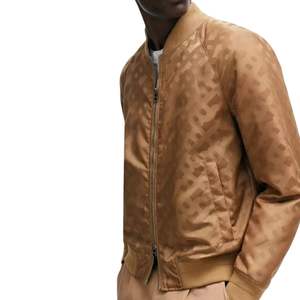 เสื้อแจ็คเก็ตบอมเบอร์ลายทรายสำหรับผู้ชาย สกรีนโลโก้ได้ แฟชั่นสไตล์เบสบอล วาร์ซิตี้ กันลม เหมาะสำหรับกิจกรรมกลางแจ้ง ลำลอง สไตล์นักบิน - Product Image 6