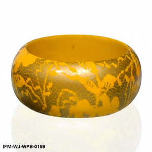 Brazalete de Madera Pintado a Mano en Amarillo Mostaza con Patrón de Encaje Floral, Brazalete de Madera Grueso para Mujer, Joyería Bohemia - Product Image 1