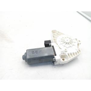 Moteur électrique de lève-vitre avant droit pour VOLKSWAGEN Golf 7 Berline (12>) 5Q4959802B - Product Image 1