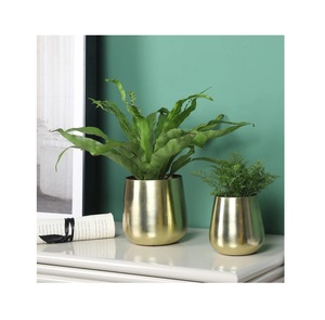Pots de fleurs modernes en métal cuivré de style martelé avec support en fil métallique noir Lot de 2 plats à herbes - Product Image 3