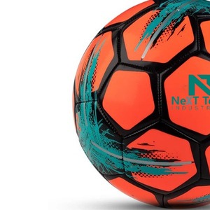 Balón de entrenamiento de fútbol de Next Tech Industries, material de PU para fines de entrenamiento con diseño personalizado y logotipo personalizado - Product Image 3