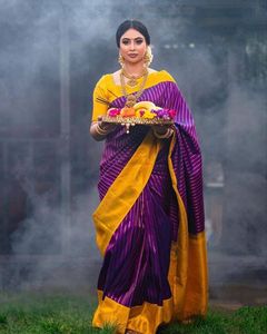 Vêtements ethniques à la mode Khadi coton imprimé vêtements de mariage Saree avec chemisier fantaisie pièces pour occasion spatiale porter tissage travail Saree - Product Image 4