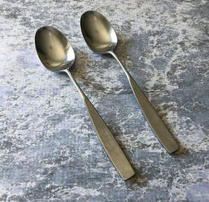 Ensemble de quatre couverts en forme de cœur, cuillère en fonte avec poignée à chaîne, parfait pour servir le thé, les aliments, offrir en cadeau et utiliser comme vaisselle - Product Image 6