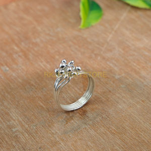 Anillo de Plata de Ley Hecho a Mano con Diseño de Burbujas Orgánicas - Product Image 6